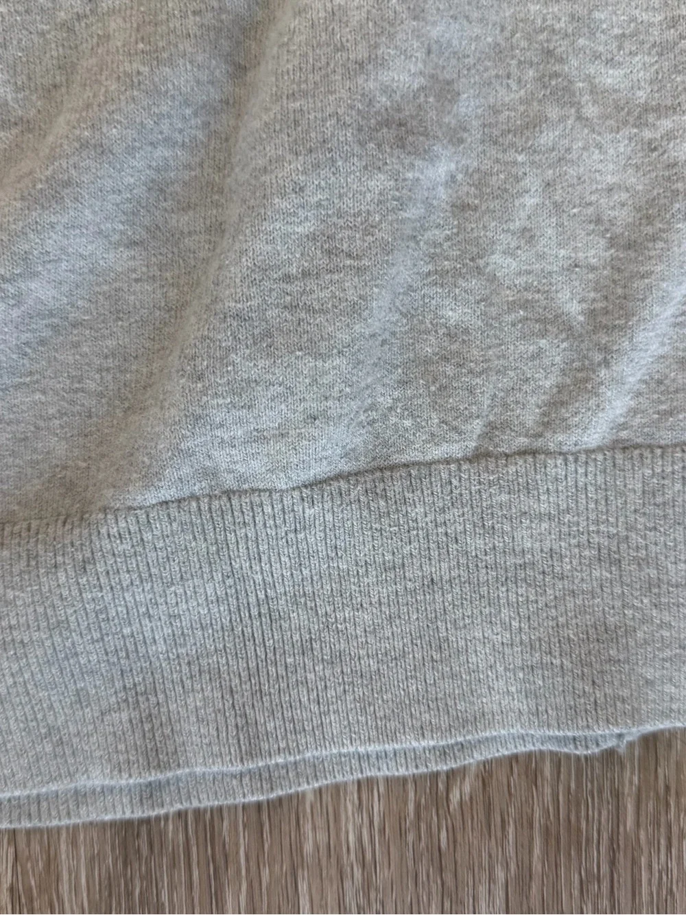 Banana Republic Light Heather Gray Crewneck Sweater size LG